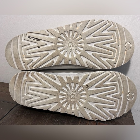 UGG White Leather Tasman Slippers Mens size 9 - Picture 10 of 10